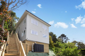 Stunning view, privacy, close to ferry & brand-new